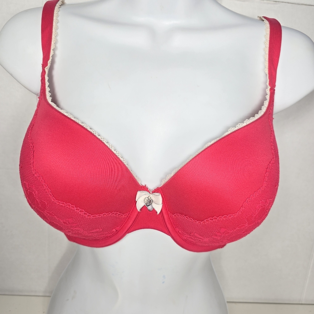 VS Body By Victoria Padded Perfect Coverage Red Lace Bra Size 34DD
